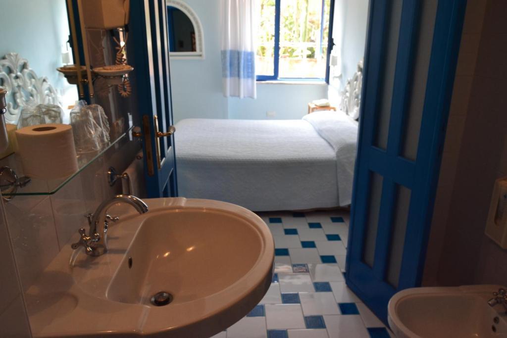 Hotel La Lampara Golfo Aranci Habitación foto